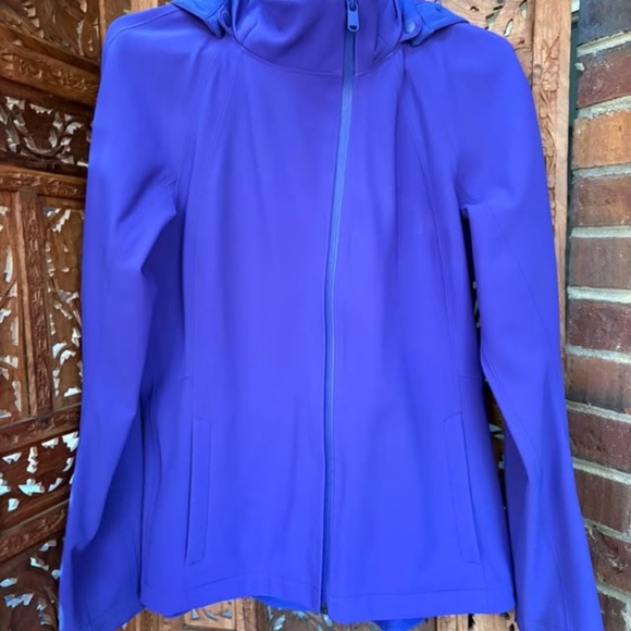 Athleta Glacier Softshell Jacket - Picture 3 of 10